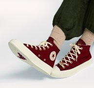 CONVERSE 绣上爱的宣言